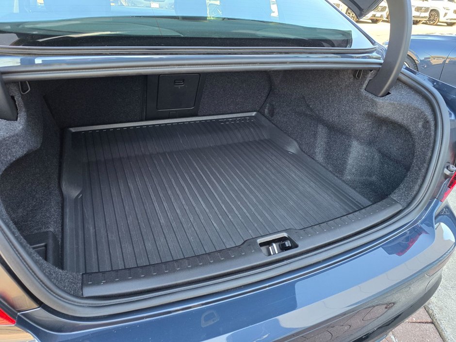 2024 Volvo S60 PLUS DARK THEME-15