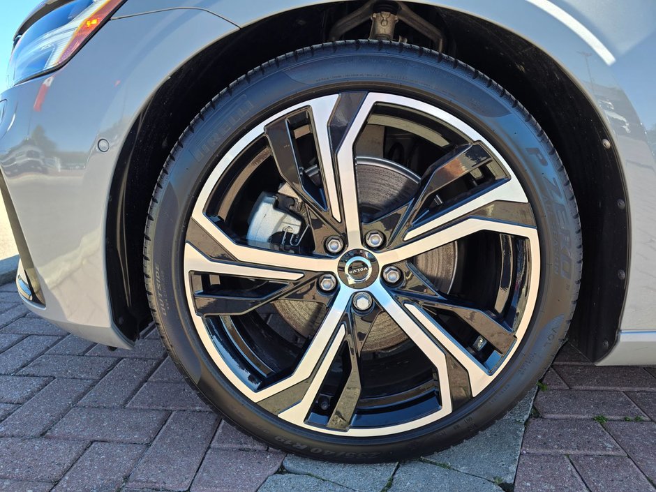 2024 Volvo S60 PLUS DARK THEME-7