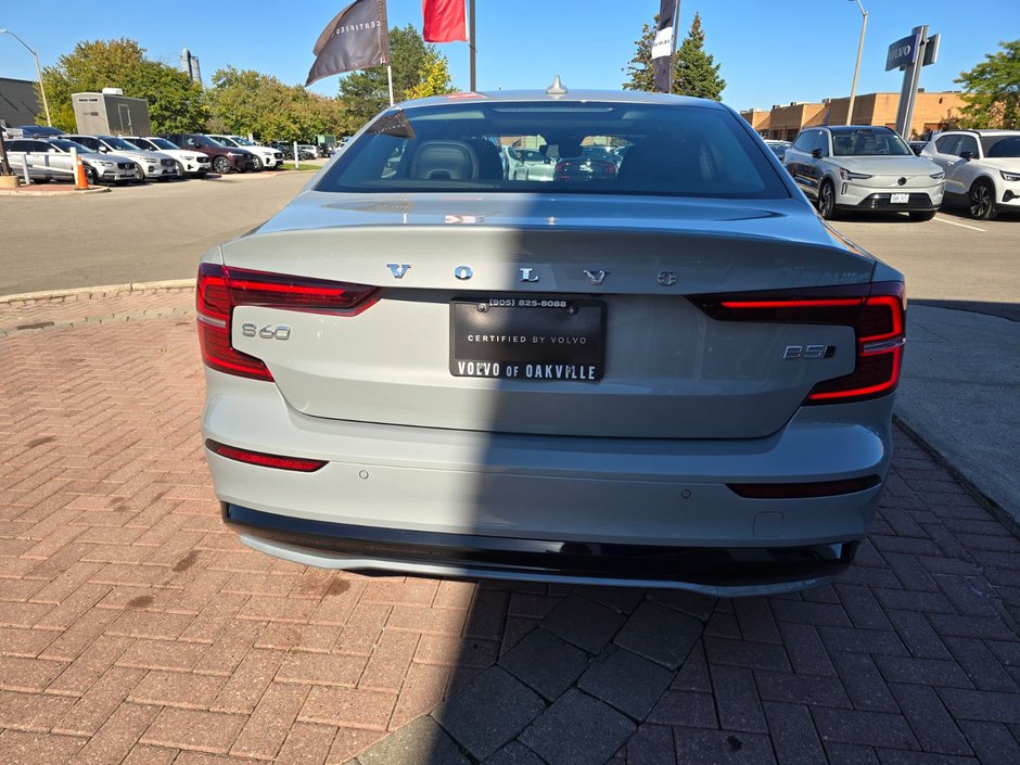 2024 Volvo S60 PLUS DARK THEME-12