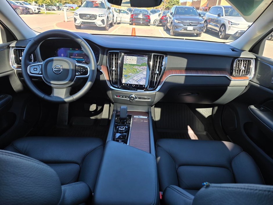 2024 Volvo S60 PLUS DARK THEME-4