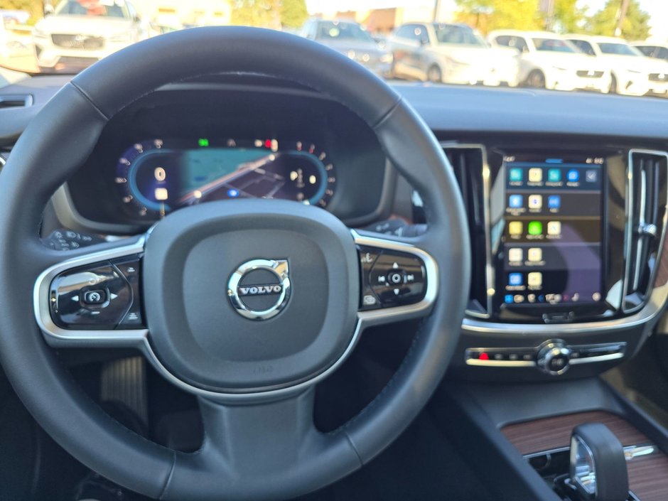 2024 Volvo S60 PLUS DARK THEME-24