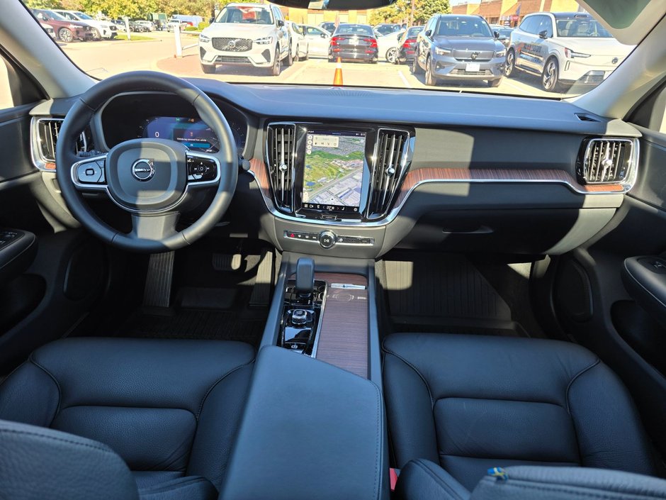 2024 Volvo S60 PLUS DARK THEME-4