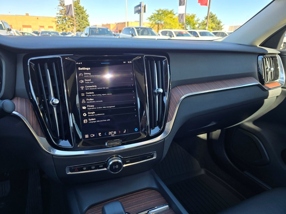 2024 Volvo S60 PLUS DARK THEME-24