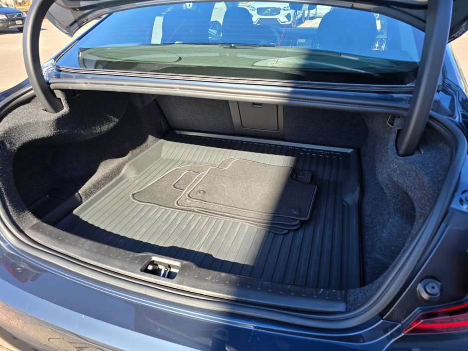 2024 Volvo S60 PLUS DARK THEME-14