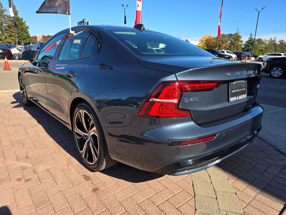 2024 Volvo S60 PLUS DARK THEME-11