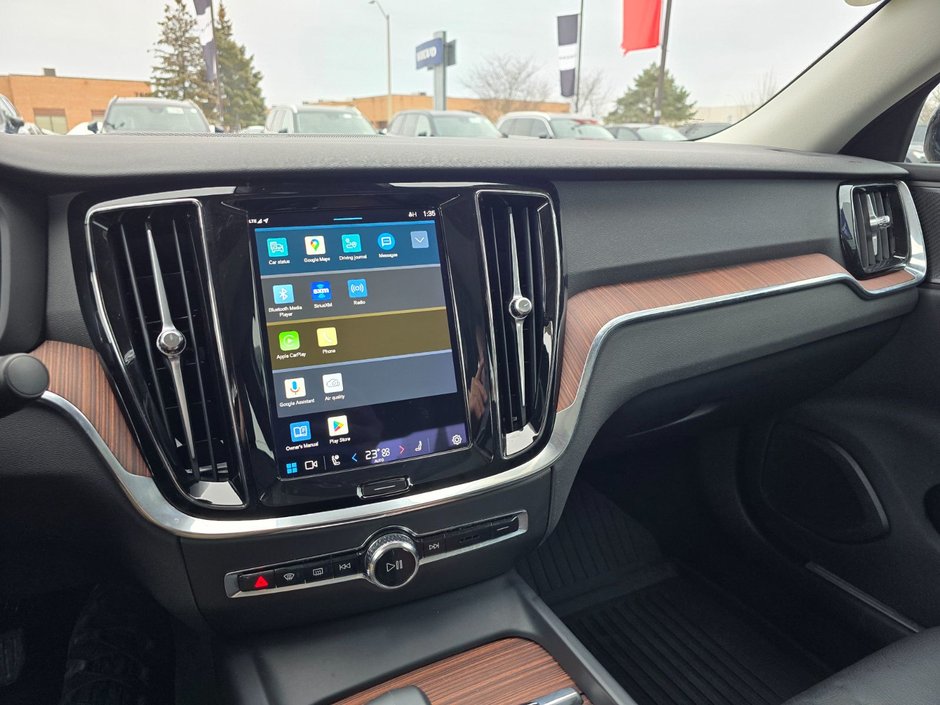 2024 Volvo S60 PLUS DARK THEME-25