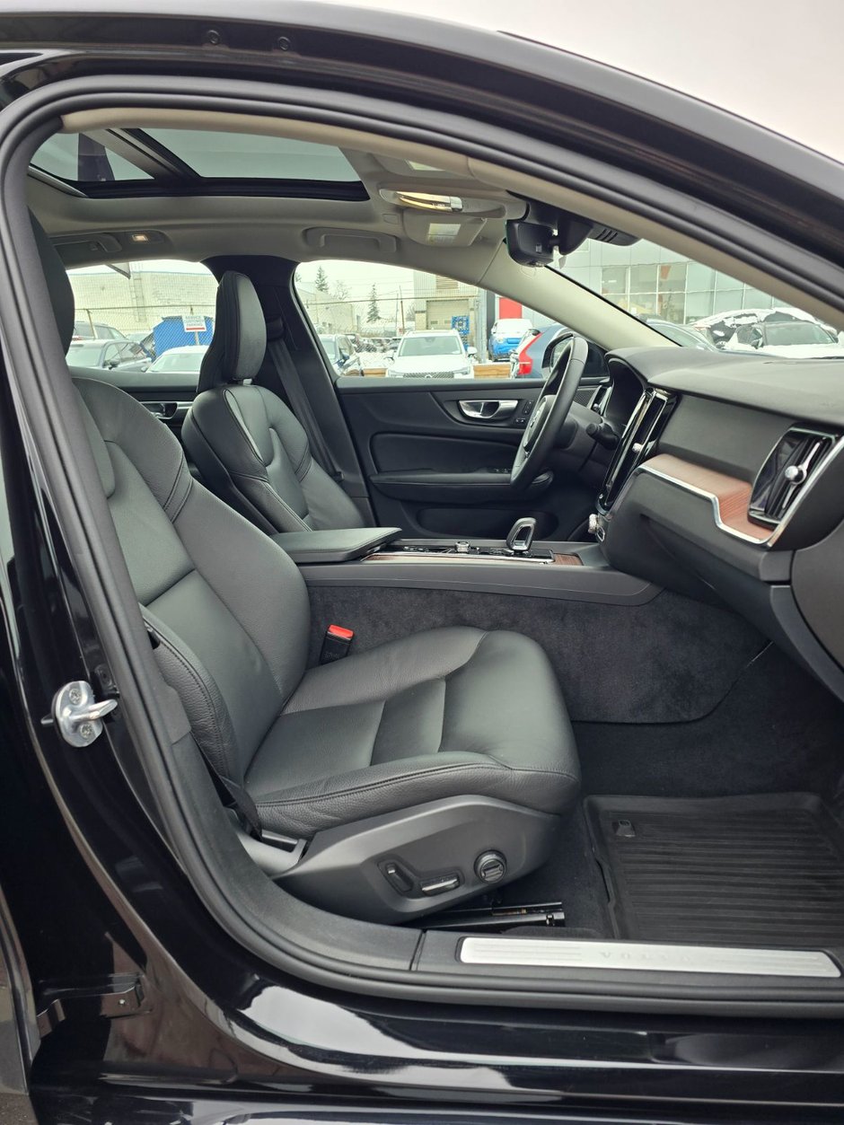 2024 Volvo S60 PLUS DARK THEME-20