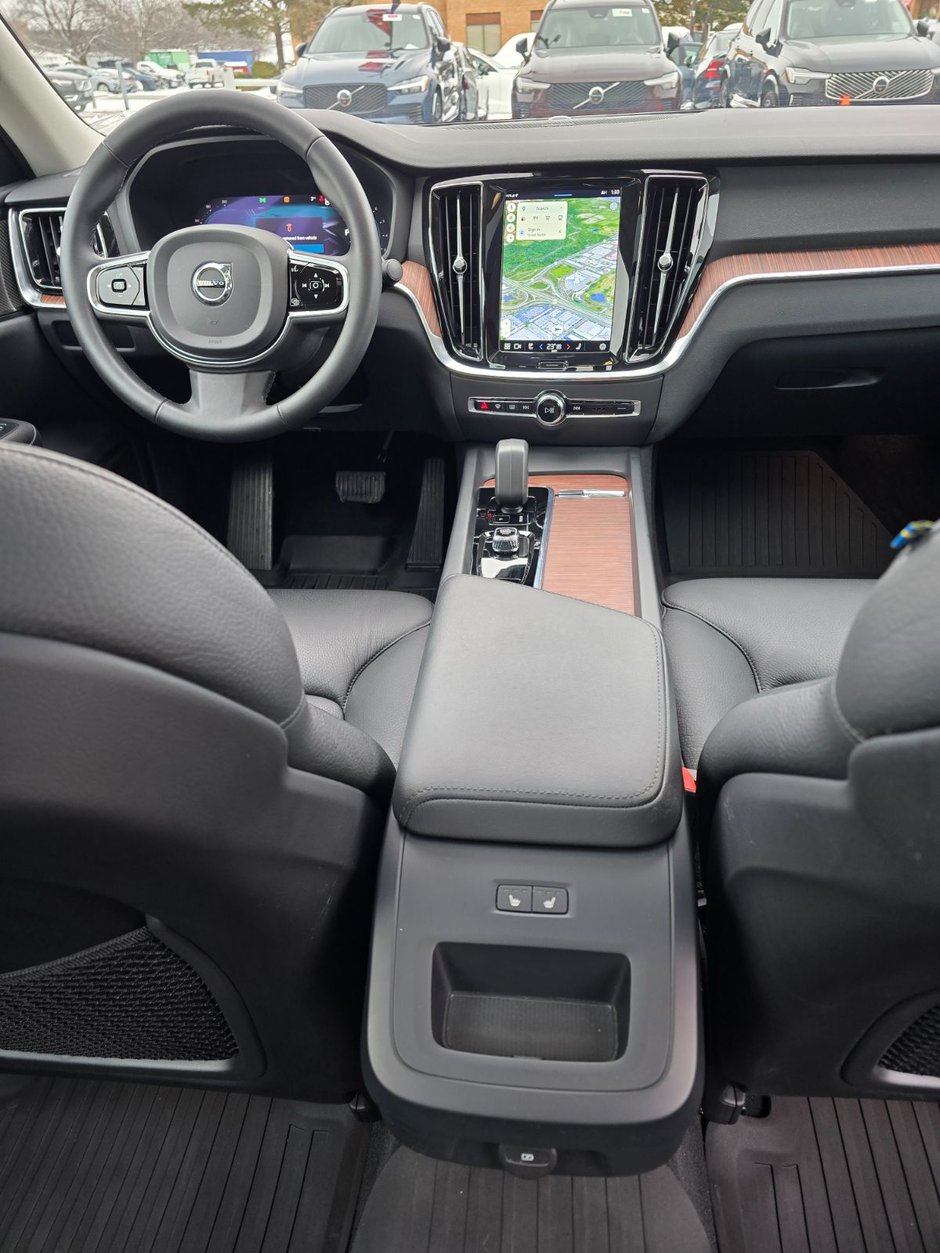 2024 Volvo S60 PLUS DARK THEME-18