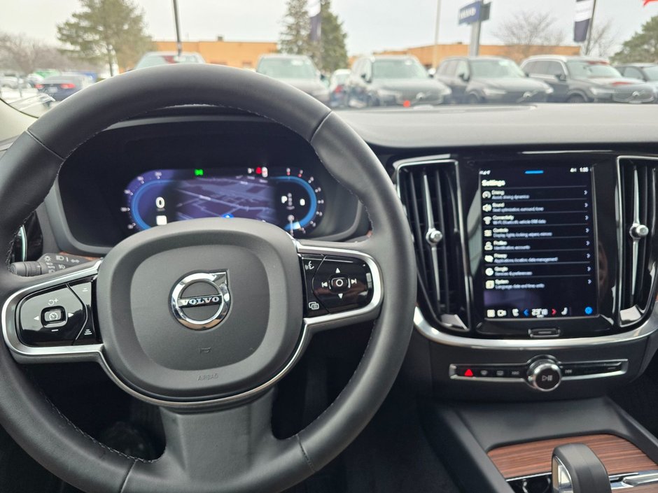 2024 Volvo S60 PLUS DARK THEME-24