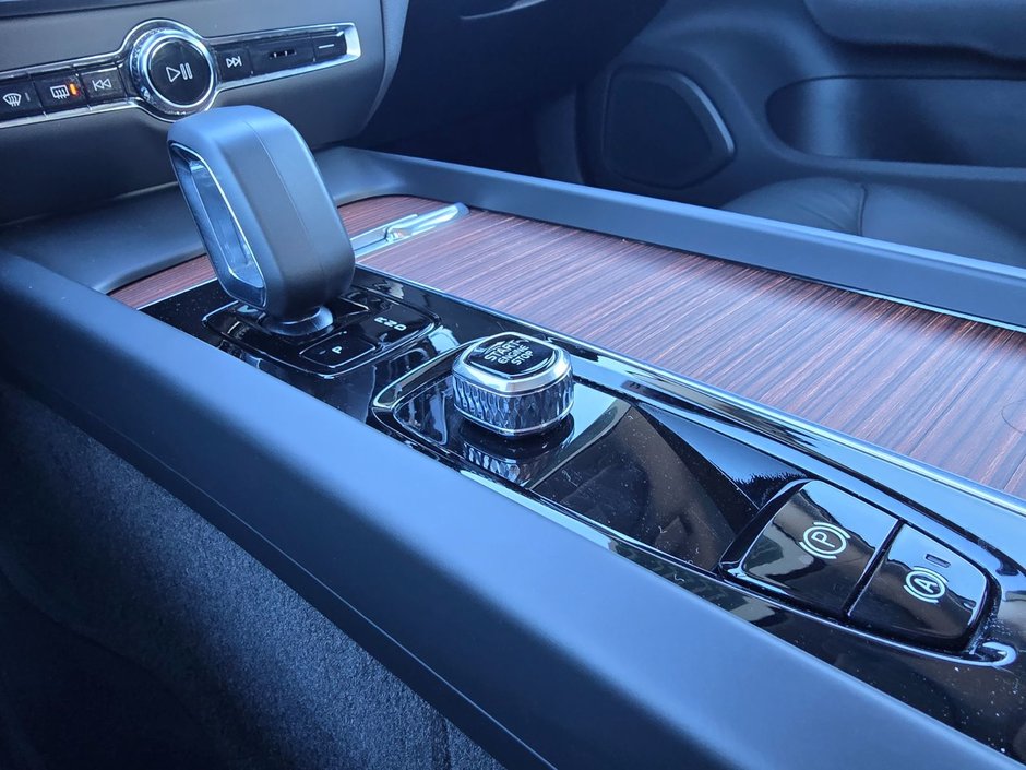 2024 Volvo S60 PLUS DARK THEME-27