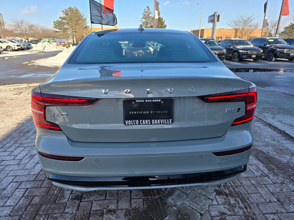 2024 Volvo S60 PLUS DARK THEME-13