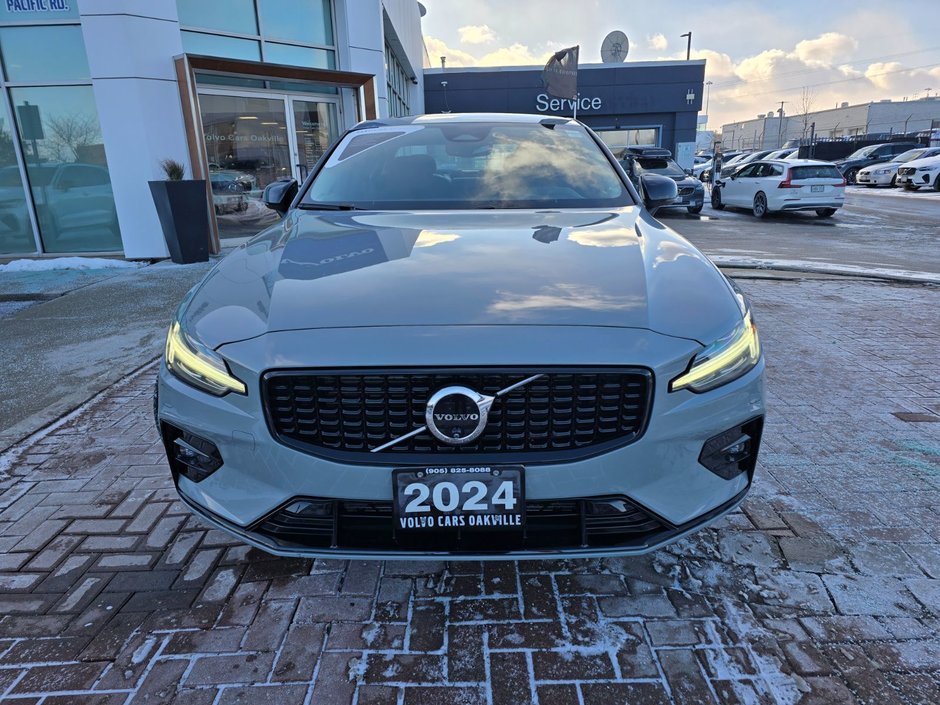 2024 Volvo S60 PLUS DARK THEME-3