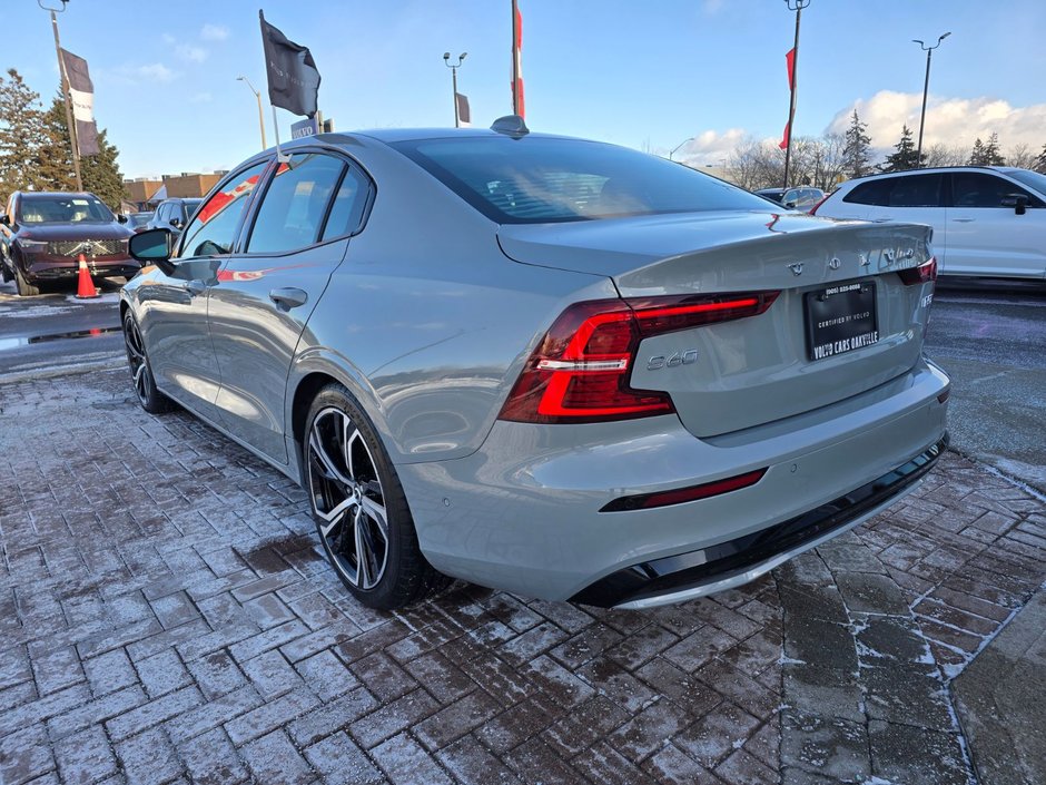 2024 Volvo S60 PLUS DARK THEME-11