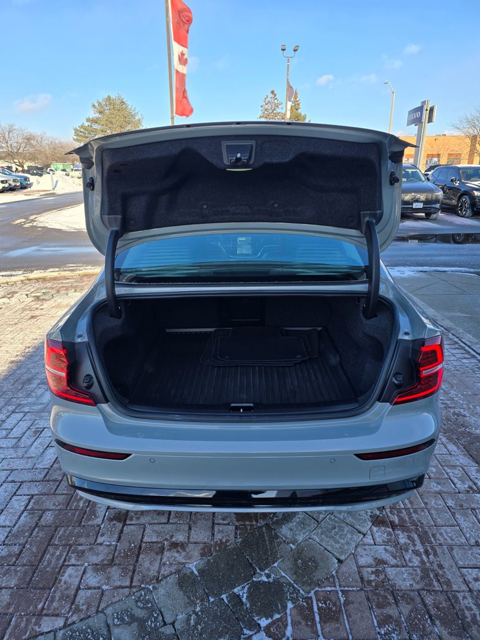 2024 Volvo S60 PLUS DARK THEME-15