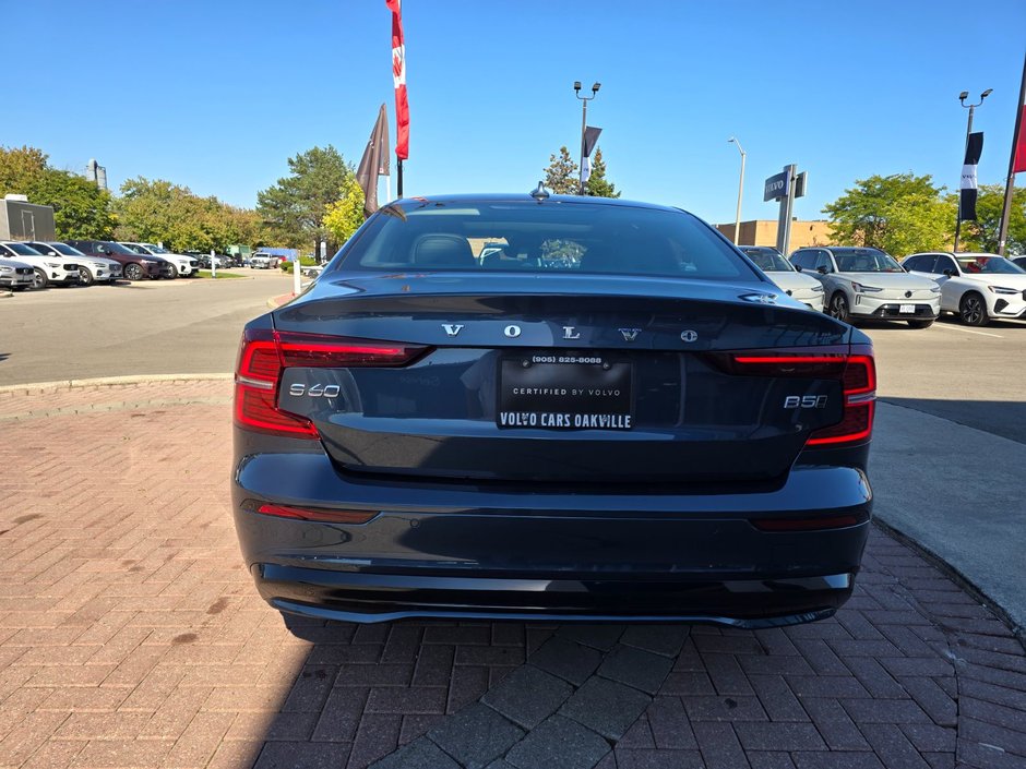 2024 Volvo S60 PLUS DARK THEME-12