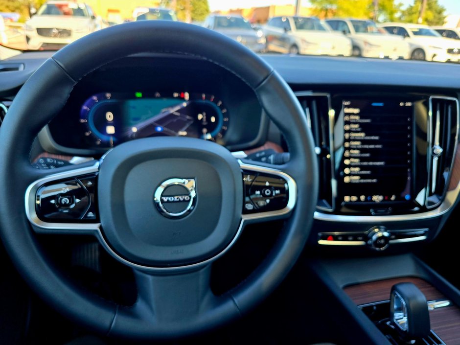 2024 Volvo S60 PLUS DARK THEME-25