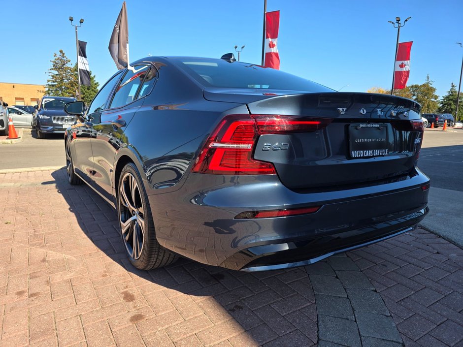 2024 Volvo S60 PLUS DARK THEME-11
