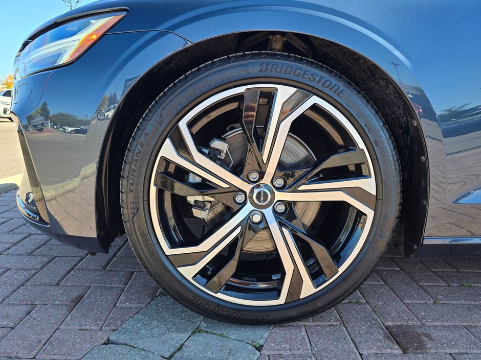 2024 Volvo S60 PLUS DARK THEME-7