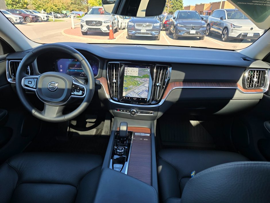 2024 Volvo S60 PLUS DARK THEME-4