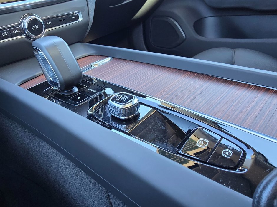 2024 Volvo S60 PLUS DARK THEME-27