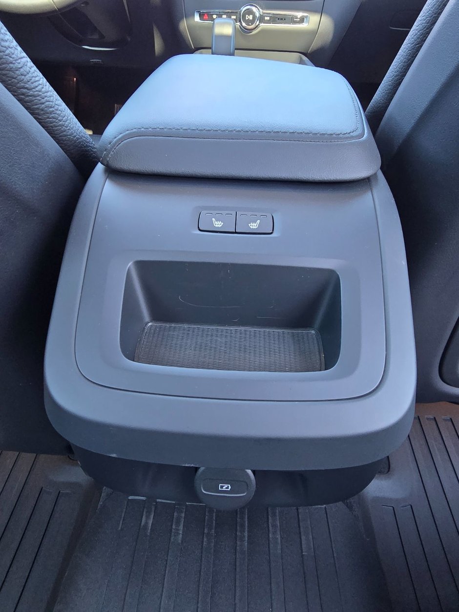 2024 Volvo S60 PLUS DARK THEME-18