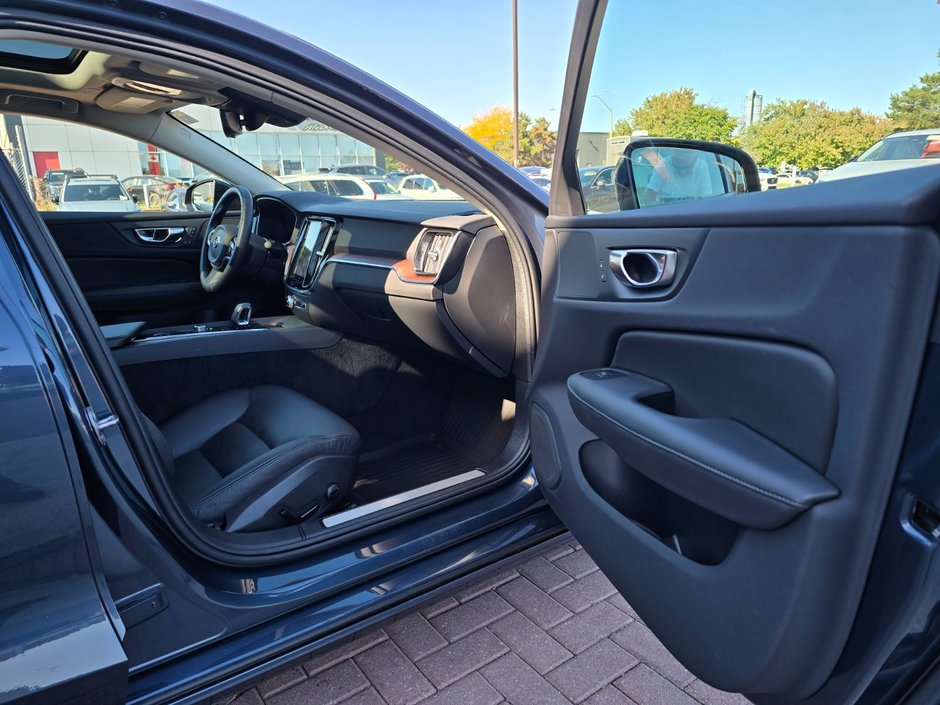 2024 Volvo S60 PLUS DARK THEME-20