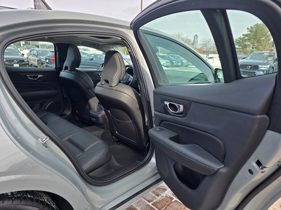 2024 Volvo S60 PLUS DARK THEME-16