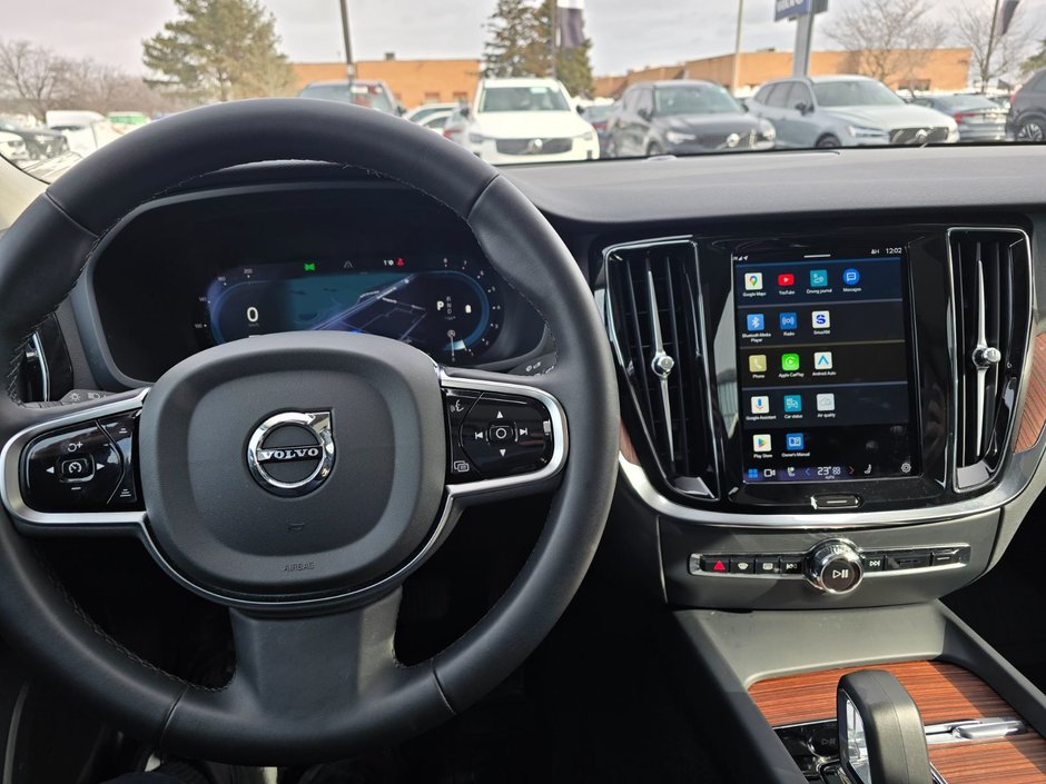 2024 Volvo S60 PLUS DARK THEME-25