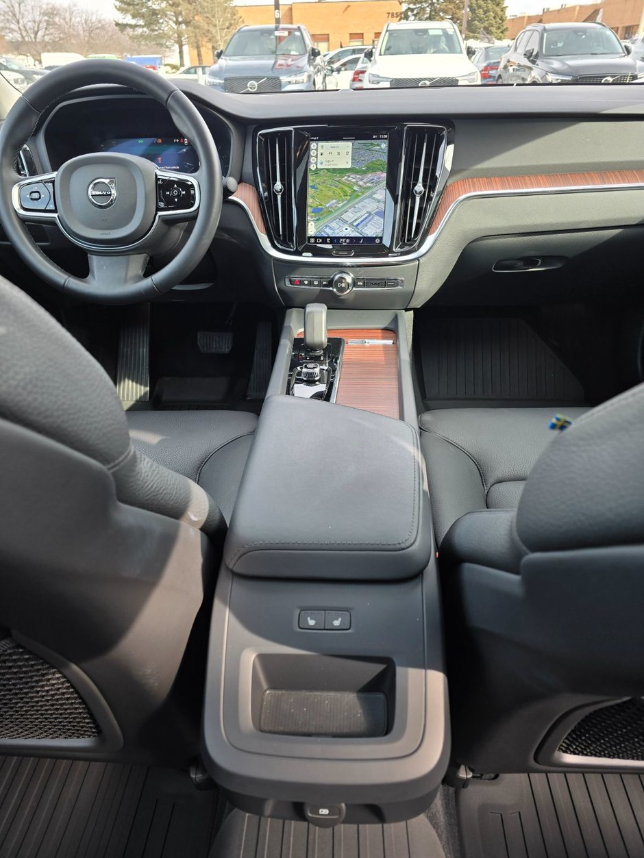 2024 Volvo S60 PLUS DARK THEME-19