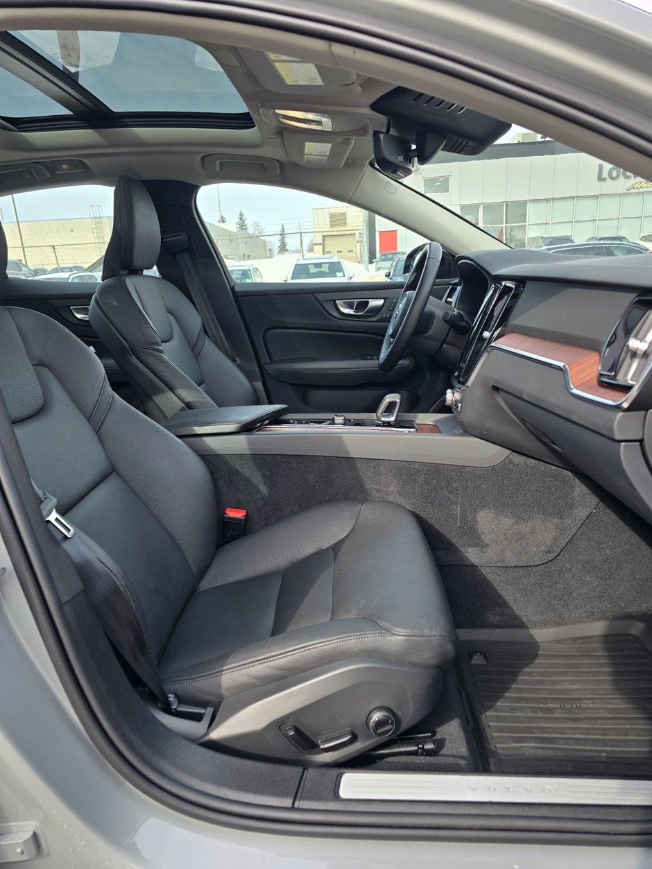 2024 Volvo S60 PLUS DARK THEME-21