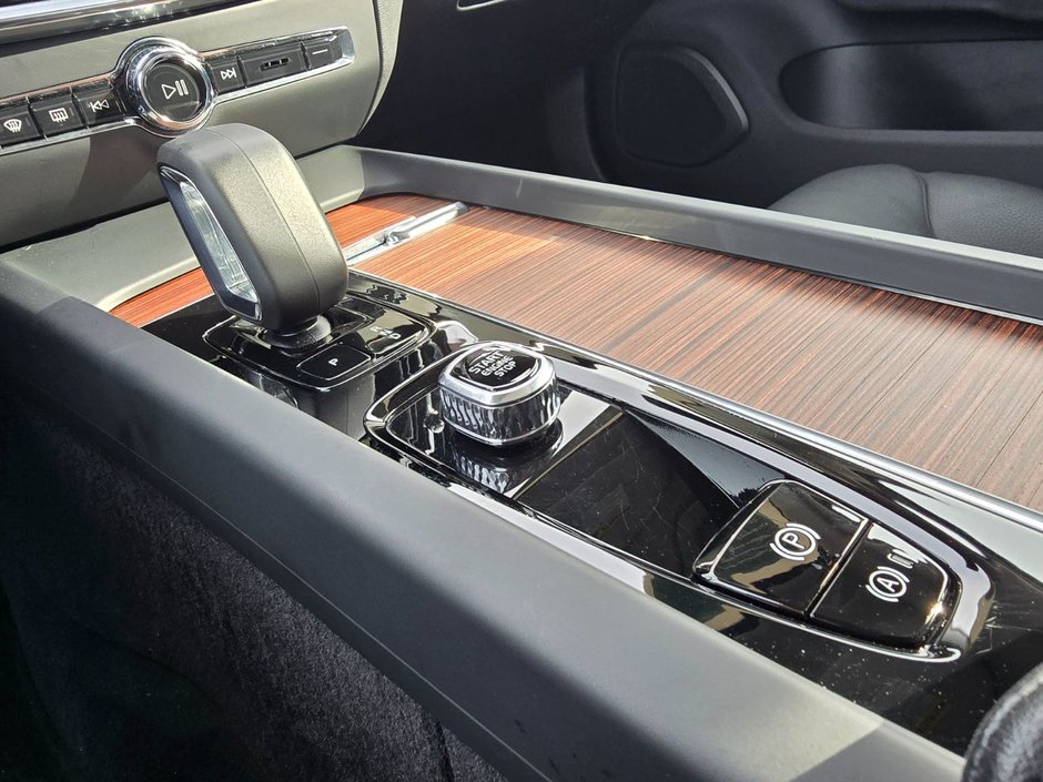 2024 Volvo S60 PLUS DARK THEME-27