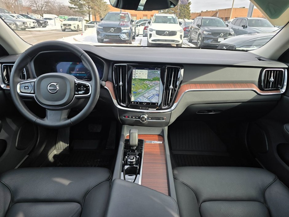 2024 Volvo S60 PLUS DARK THEME-4
