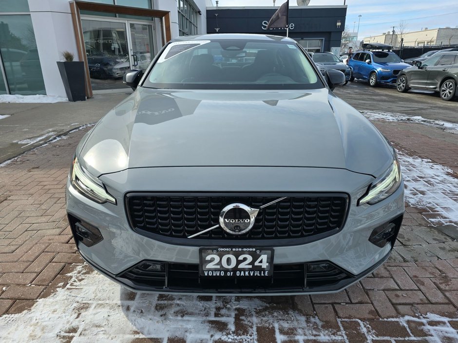 2024 Volvo S60 PLUS DARK THEME-3