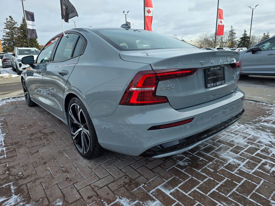 2024 Volvo S60 PLUS DARK THEME-11