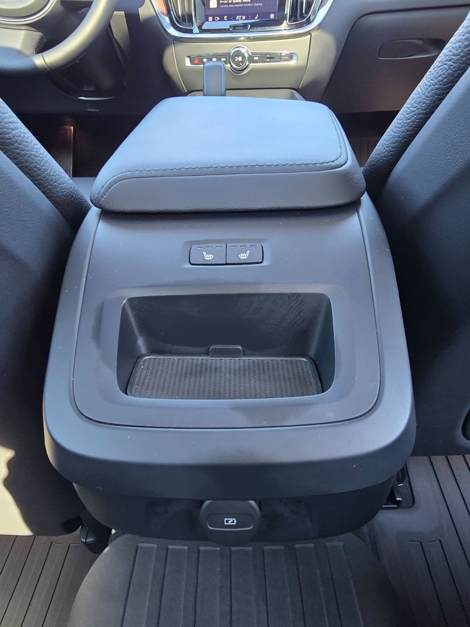 2024 Volvo S60 PLUS DARK THEME-18