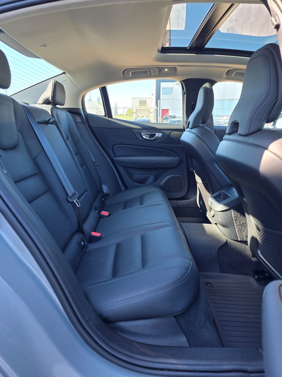 2024 Volvo S60 PLUS DARK THEME-17