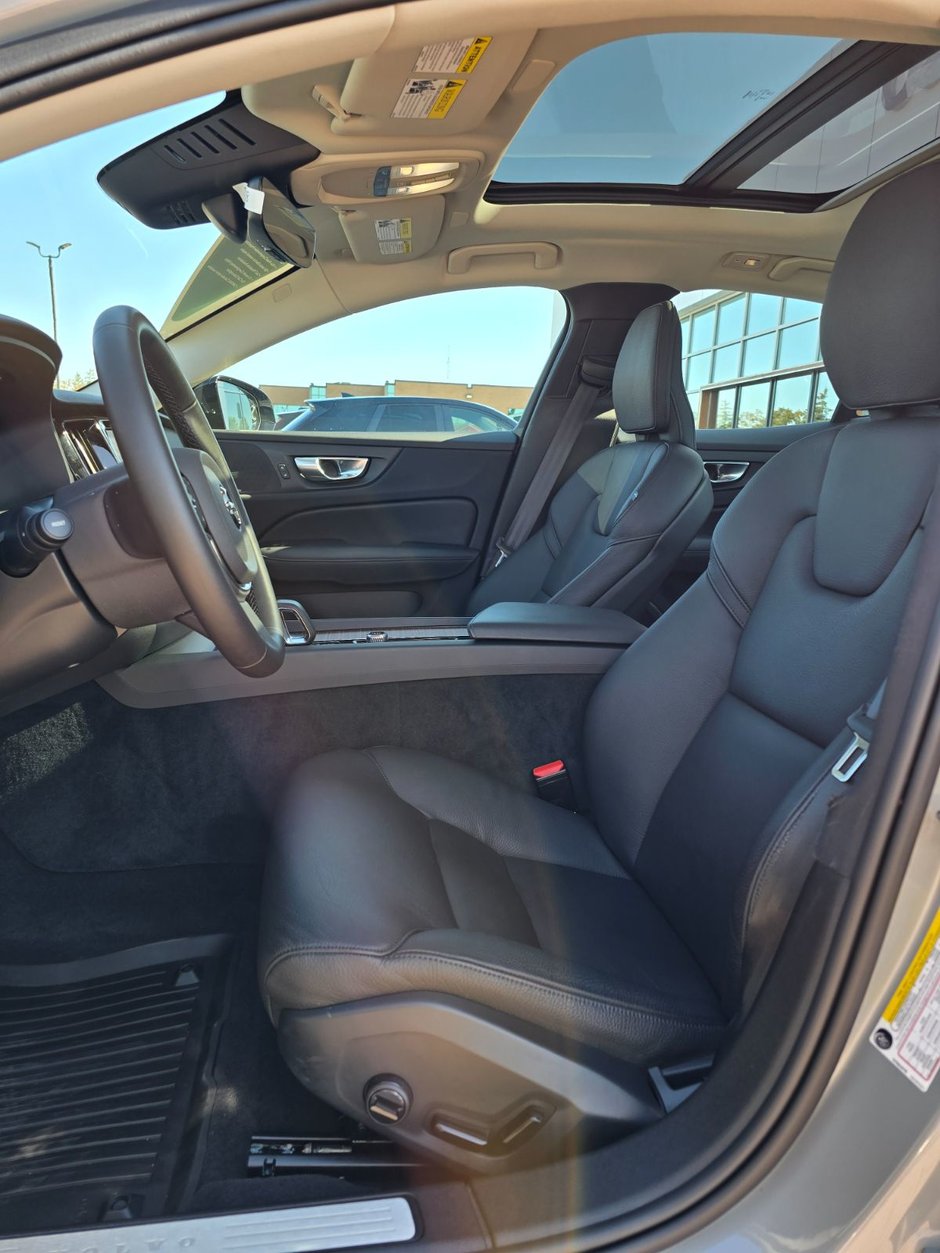 2024 Volvo S60 PLUS DARK THEME-21