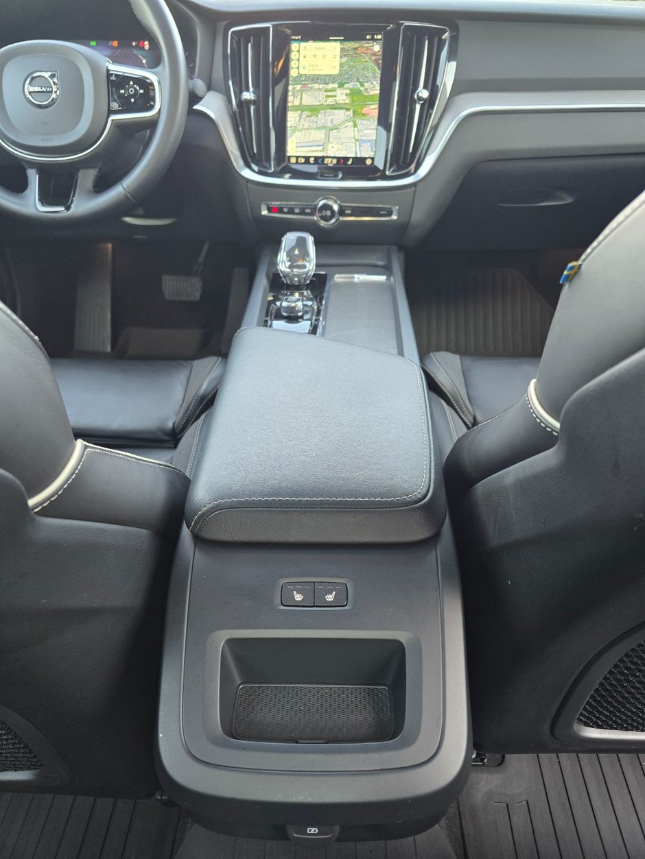 2024 Volvo S60 PLUS BLACK EDITION-20