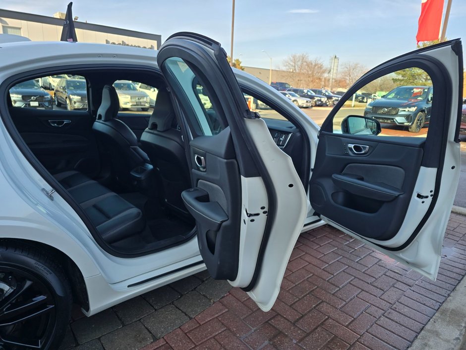 2024 Volvo S60 PLUS BLACK EDITION-8