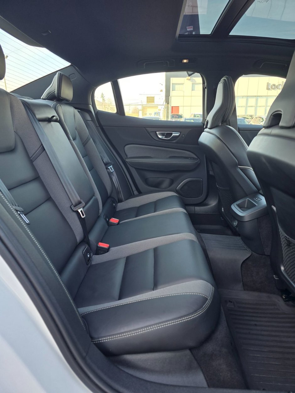 2024 Volvo S60 PLUS BLACK EDITION-18