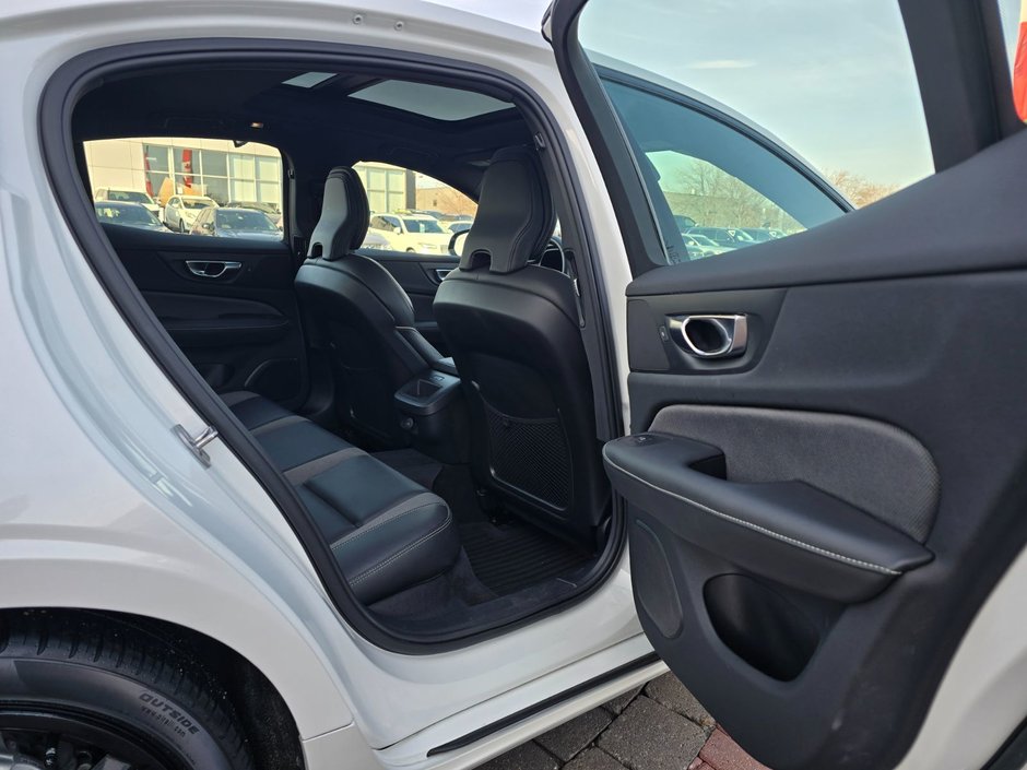 2024 Volvo S60 PLUS BLACK EDITION-17