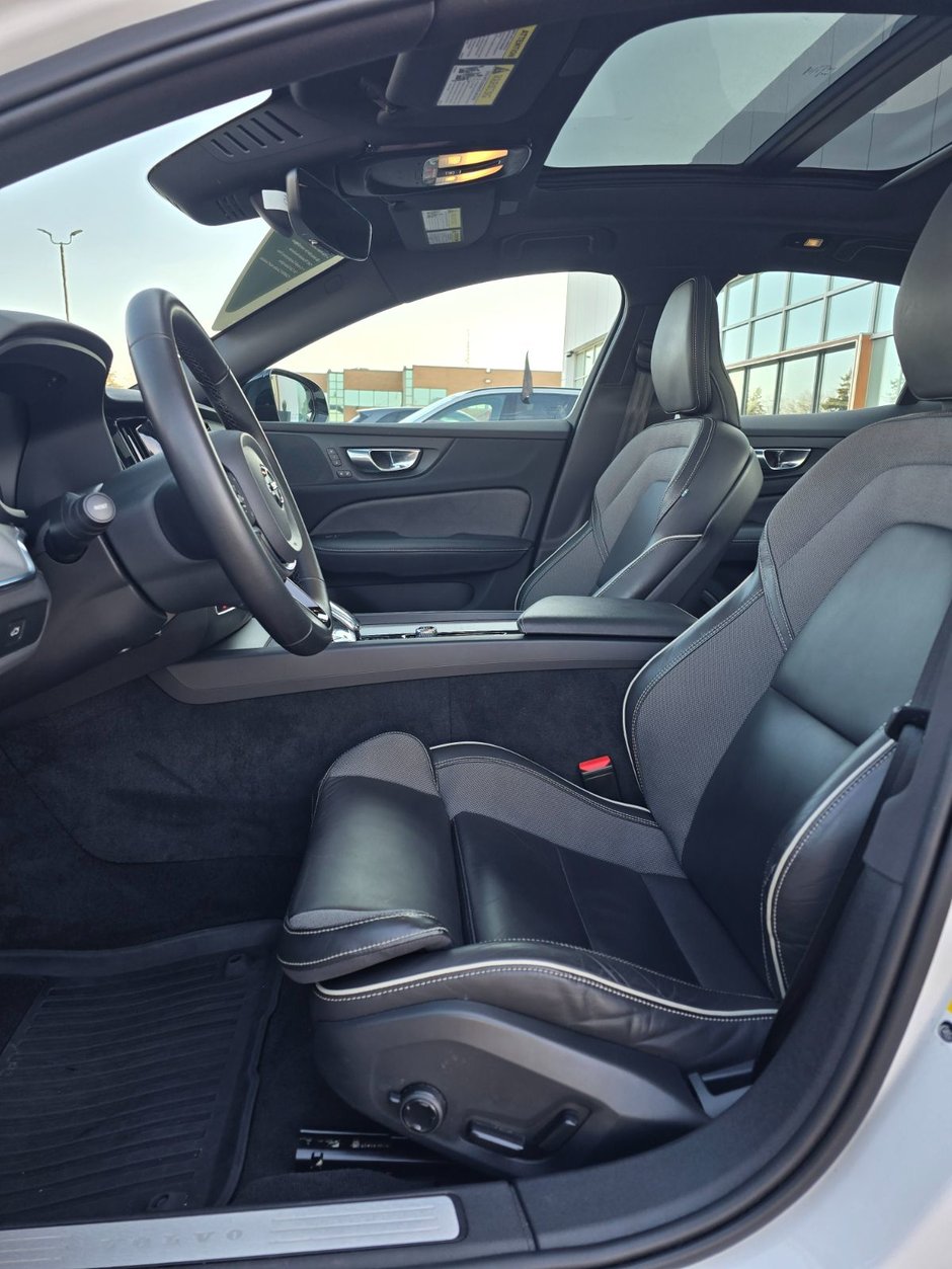 2024 Volvo S60 PLUS BLACK EDITION-23