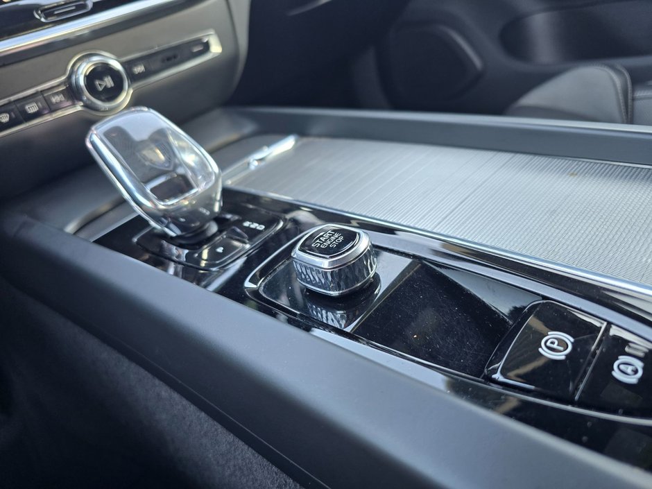 2024 Volvo S60 PLUS BLACK EDITION-28