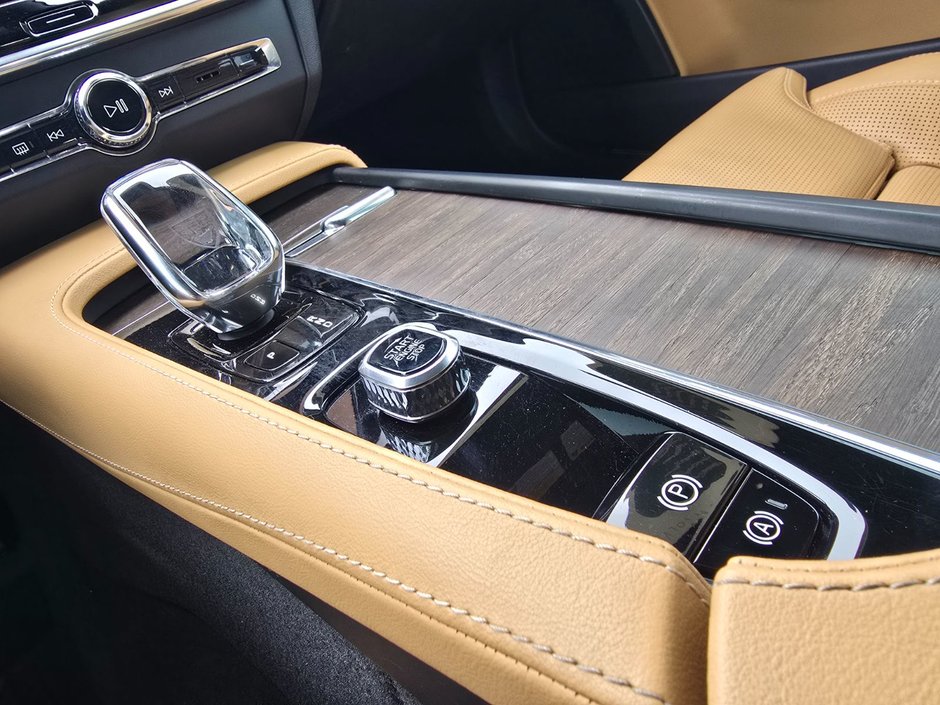 2022 Volvo S90 INSCRIPTION-31