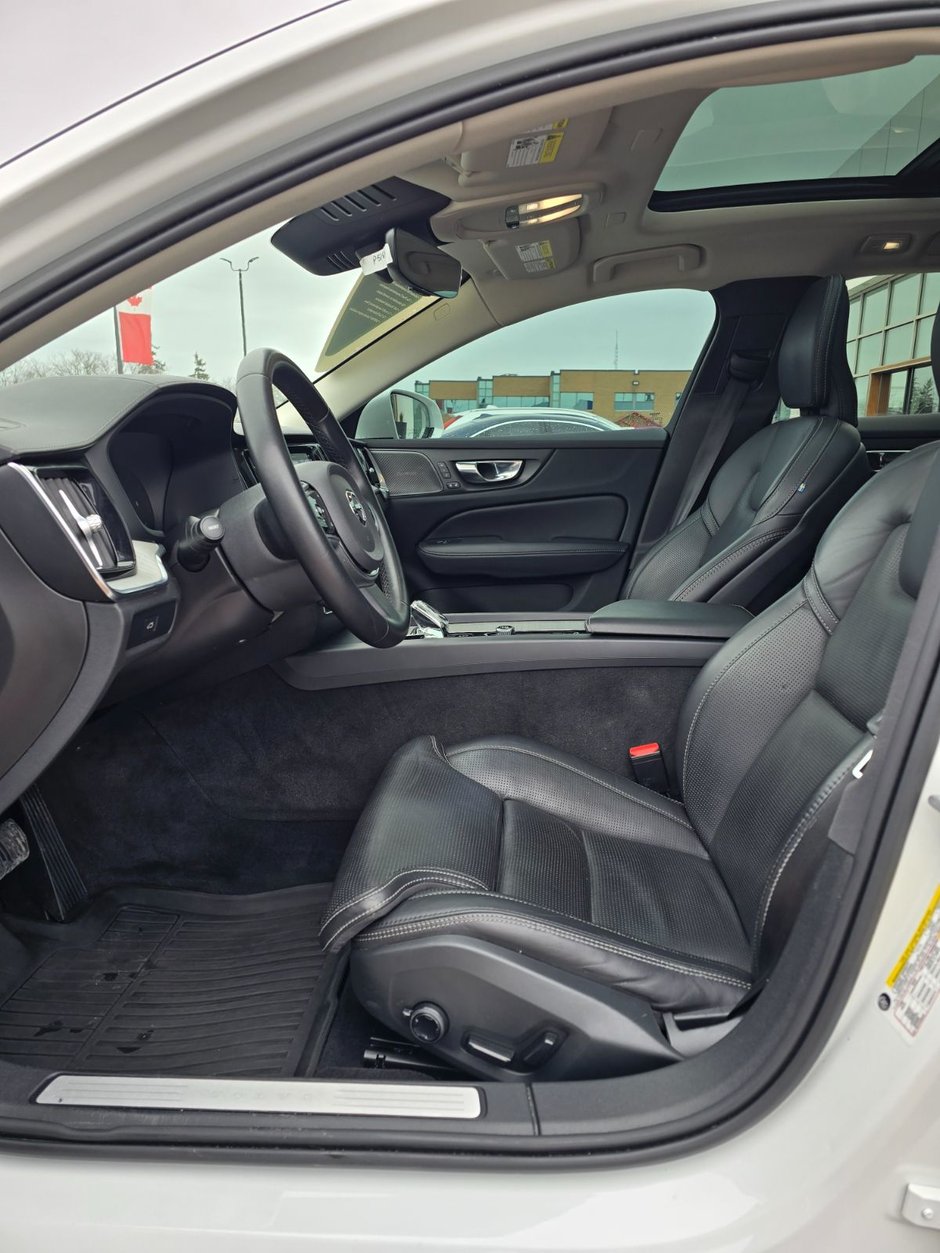 2023 Volvo V60 CROSS COUNTRY ULTIMATE-24