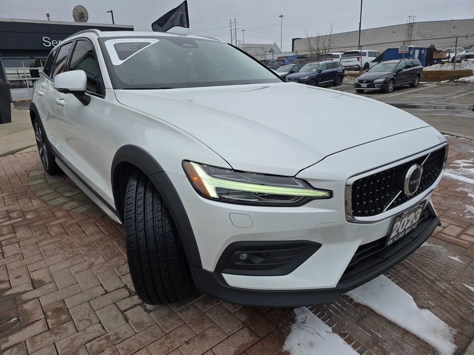 2023 Volvo V60 CROSS COUNTRY ULTIMATE-5
