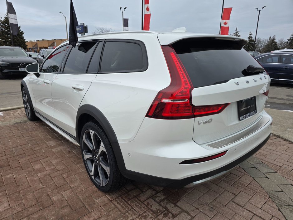 2023 Volvo V60 CROSS COUNTRY ULTIMATE-11