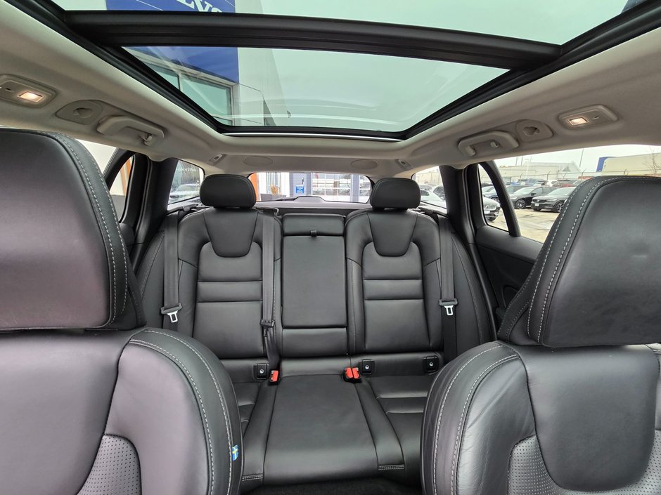 2023 Volvo V60 CROSS COUNTRY ULTIMATE-8