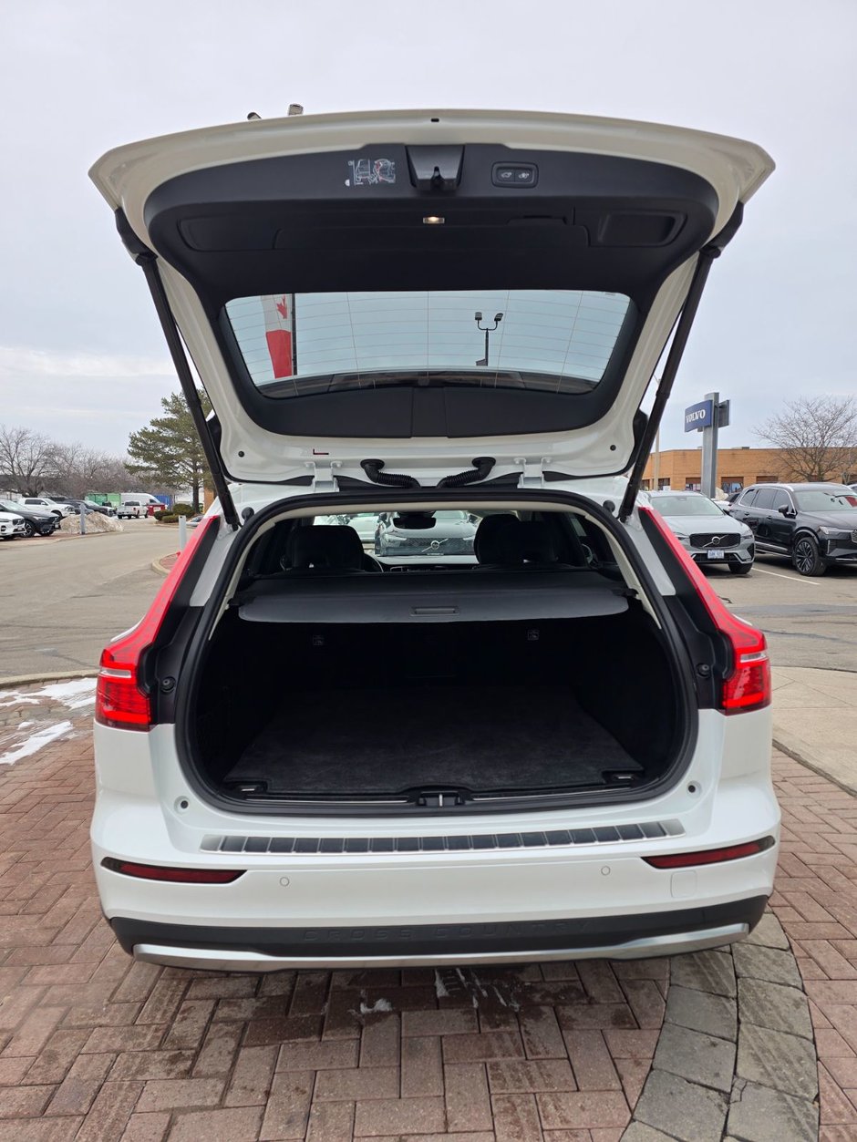 2023 Volvo V60 CROSS COUNTRY ULTIMATE-15