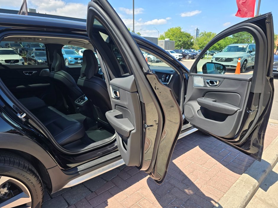 2025 Volvo V60 Cross Country ULTRA-10